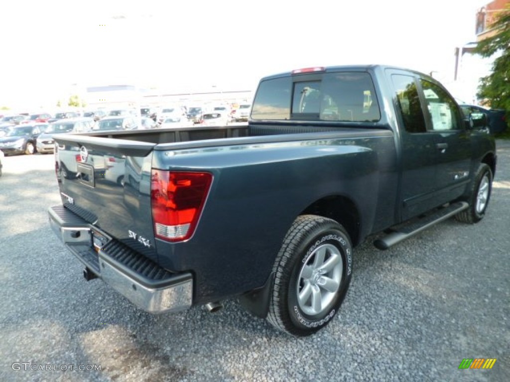 2013 Titan SV King Cab 4x4 - Graphite Blue / Charcoal photo #7