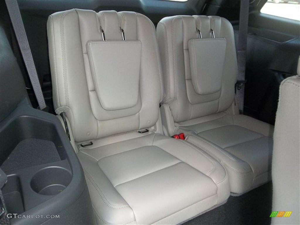 2014 Ford Explorer XLT Rear Seat Photo #83162460