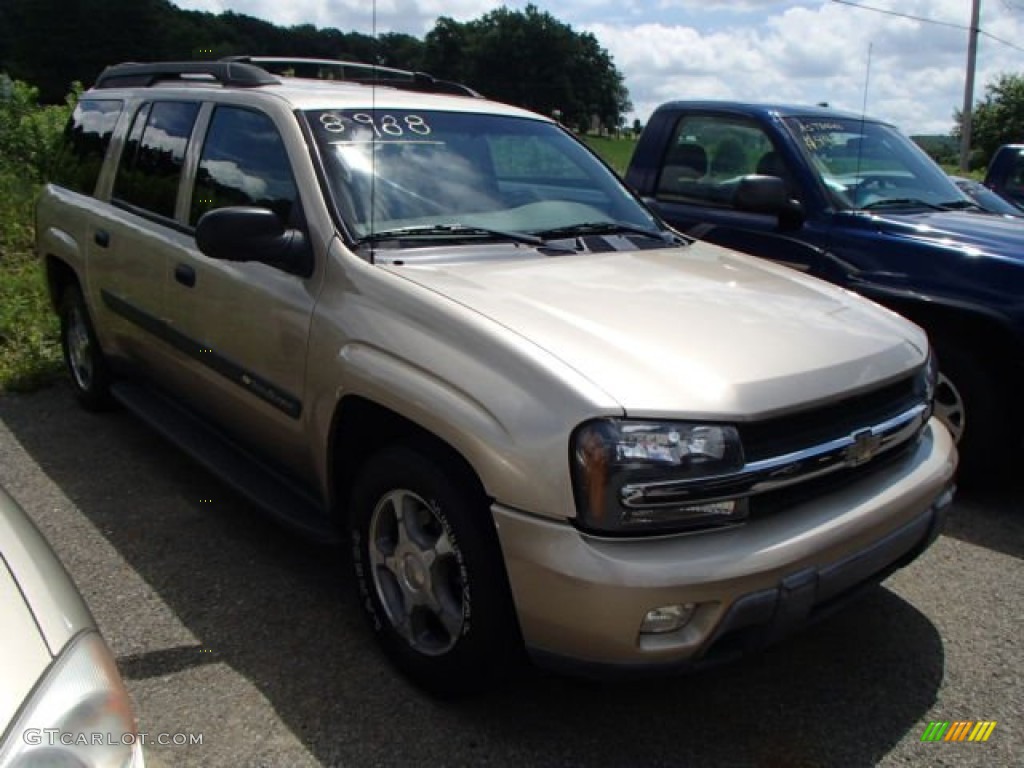 2004 TrailBlazer EXT LS 4x4 - Sandstone Metallic / Light Cashmere photo #1