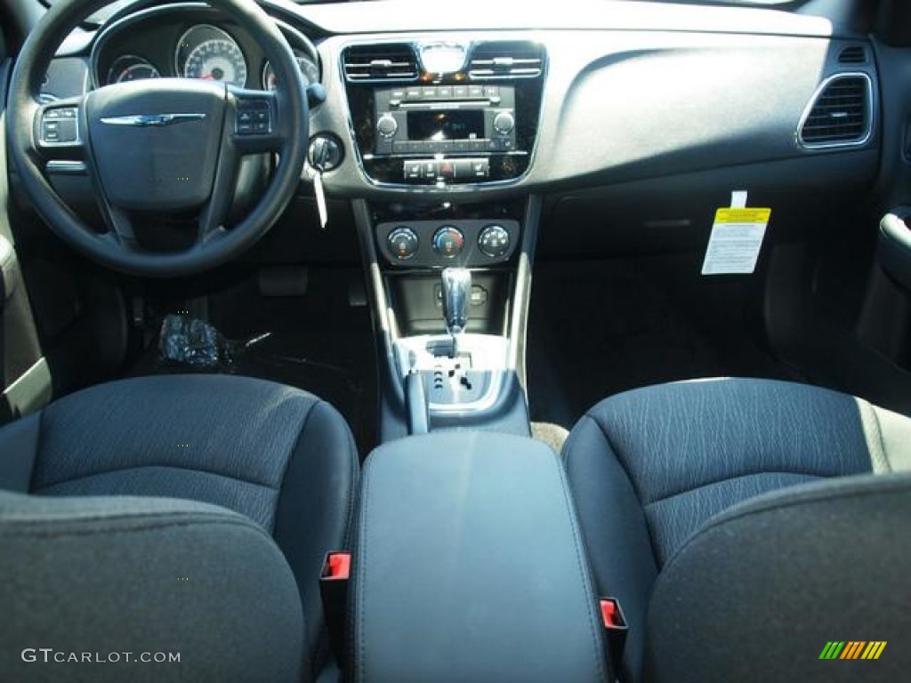 2013 200 LX Sedan - Tungsten Metallic / Black photo #5