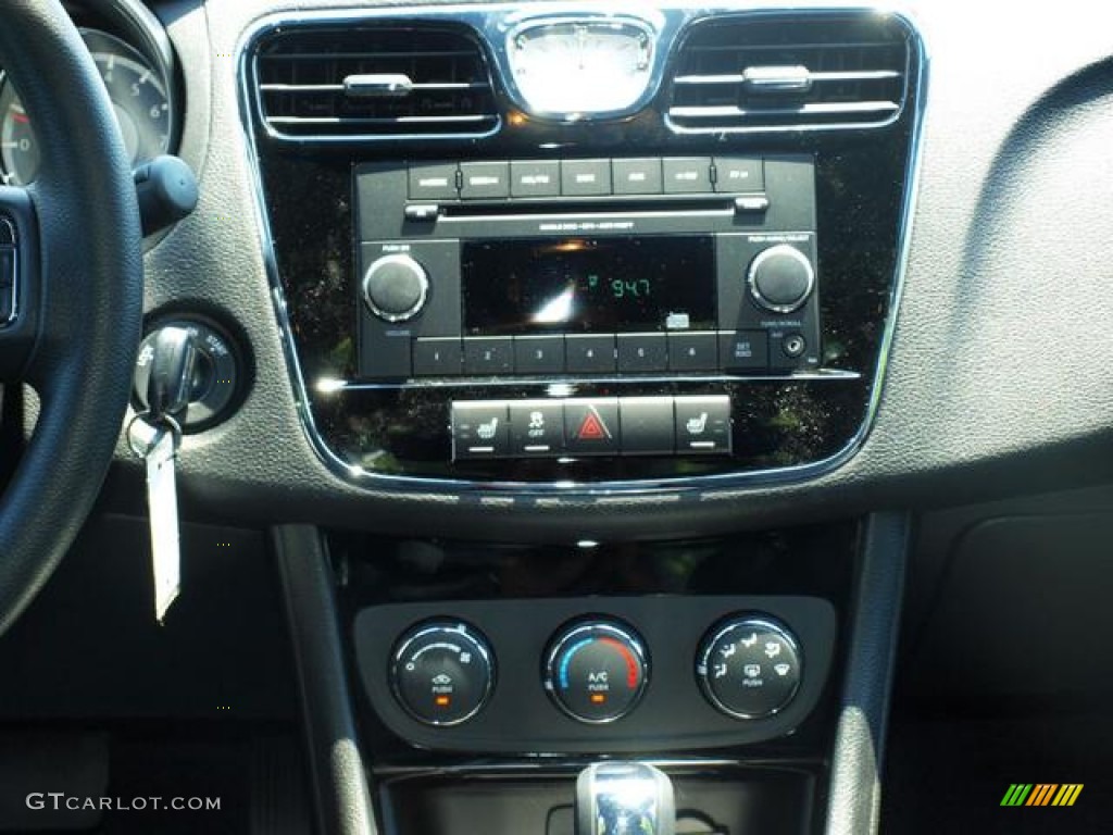 2013 200 LX Sedan - Tungsten Metallic / Black photo #6