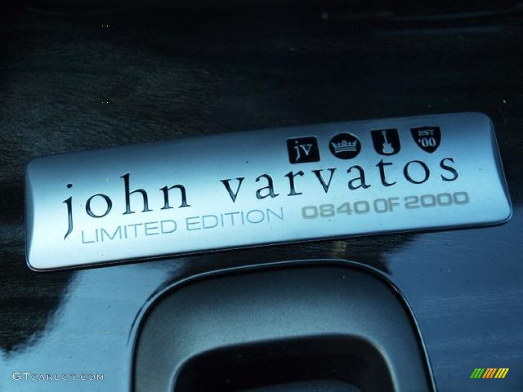 2013 300 C John Varvatos Limited Edition - Phantom Black Tri-Coat Pearl / John Varavatos Limited Black/Pewter photo #9