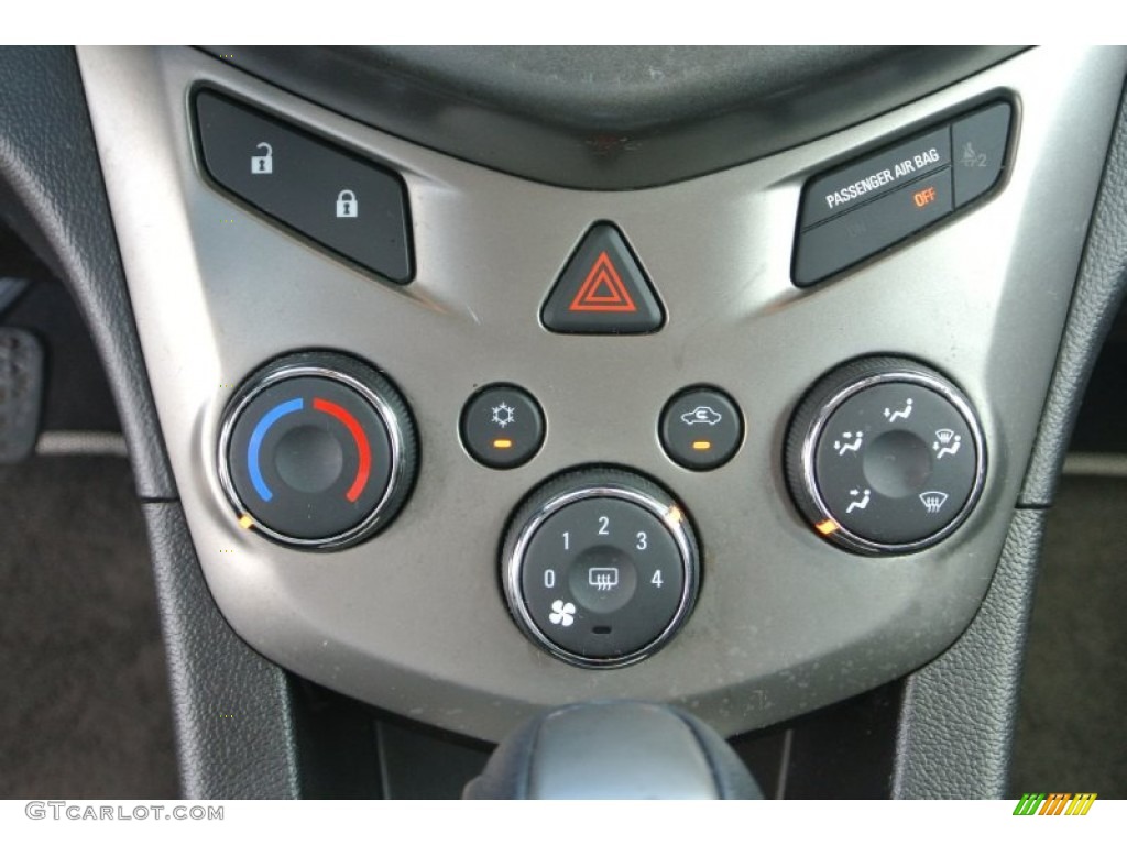 2012 Chevrolet Sonic LT Hatch Controls Photo #83165513