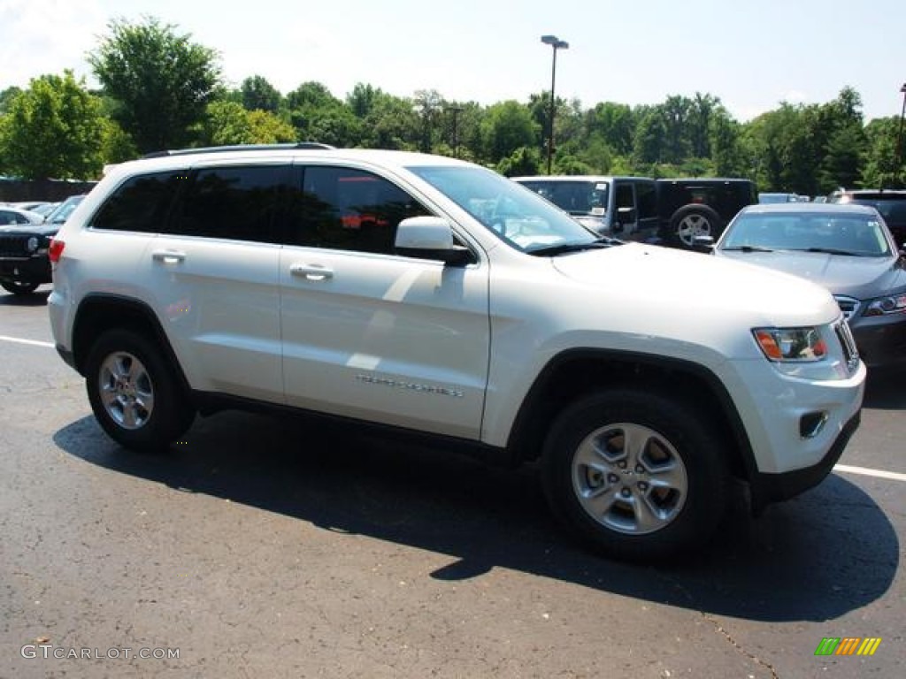 2014 Grand Cherokee Laredo 4x4 - Bright White / Morocco Black photo #2