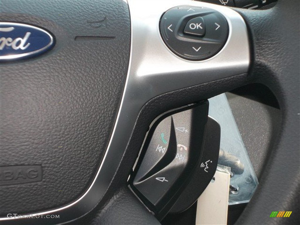 2014 Ford Escape S Controls Photo #83169004