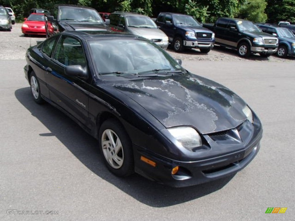 2002 Sunfire SE Coupe - Black / Graphite photo #2