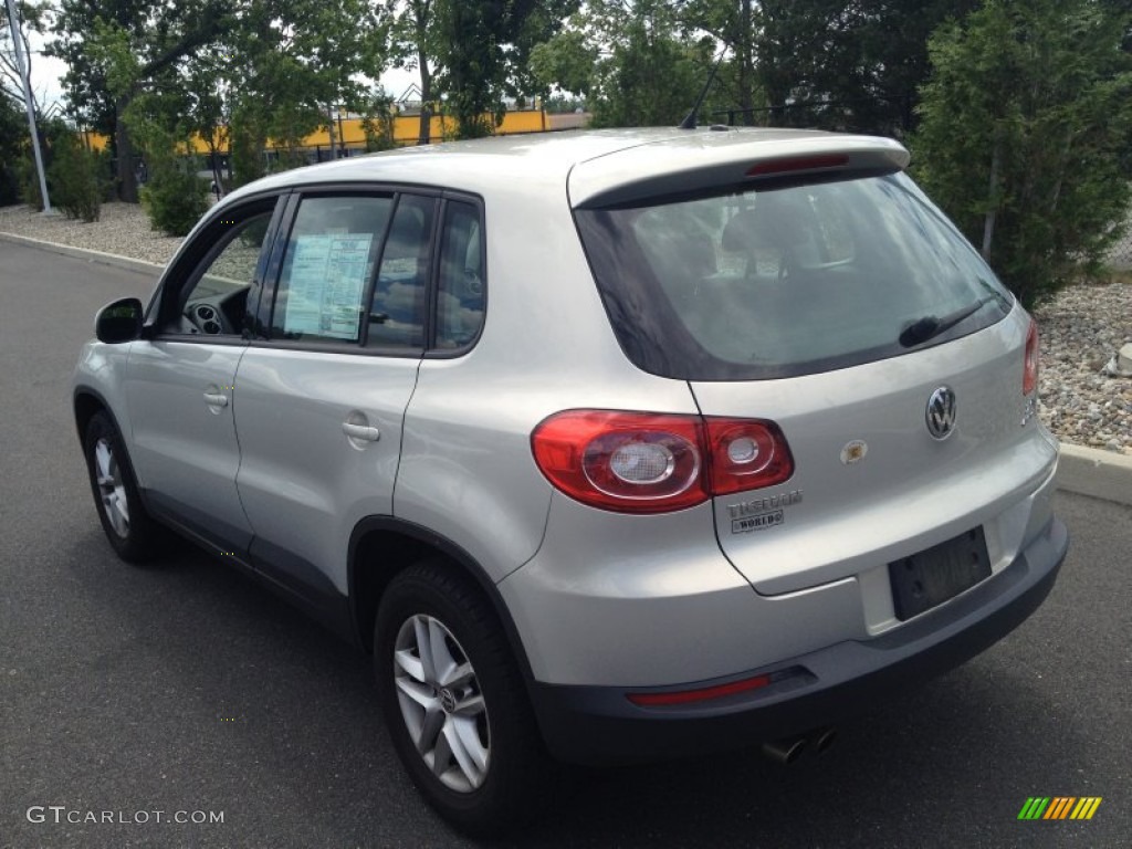 2011 Tiguan S 4Motion - Reflex Silver Metallic / Charcoal photo #5