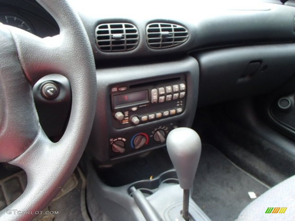 2002 Sunfire SE Coupe - Black / Graphite photo #23