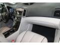 Blizzard White Pearl - Venza V6 Photo No. 40