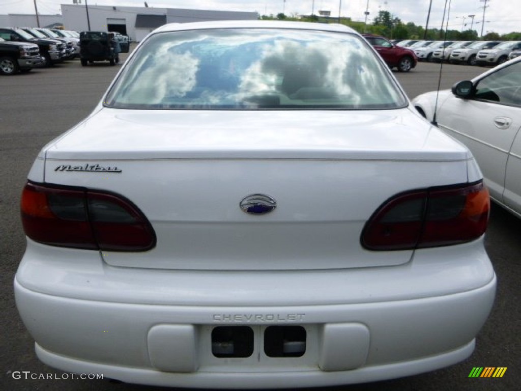 2003 Malibu Sedan - Summit White / Gray photo #3