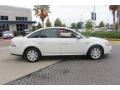 2009 White Suede Ford Taurus SE  photo #6