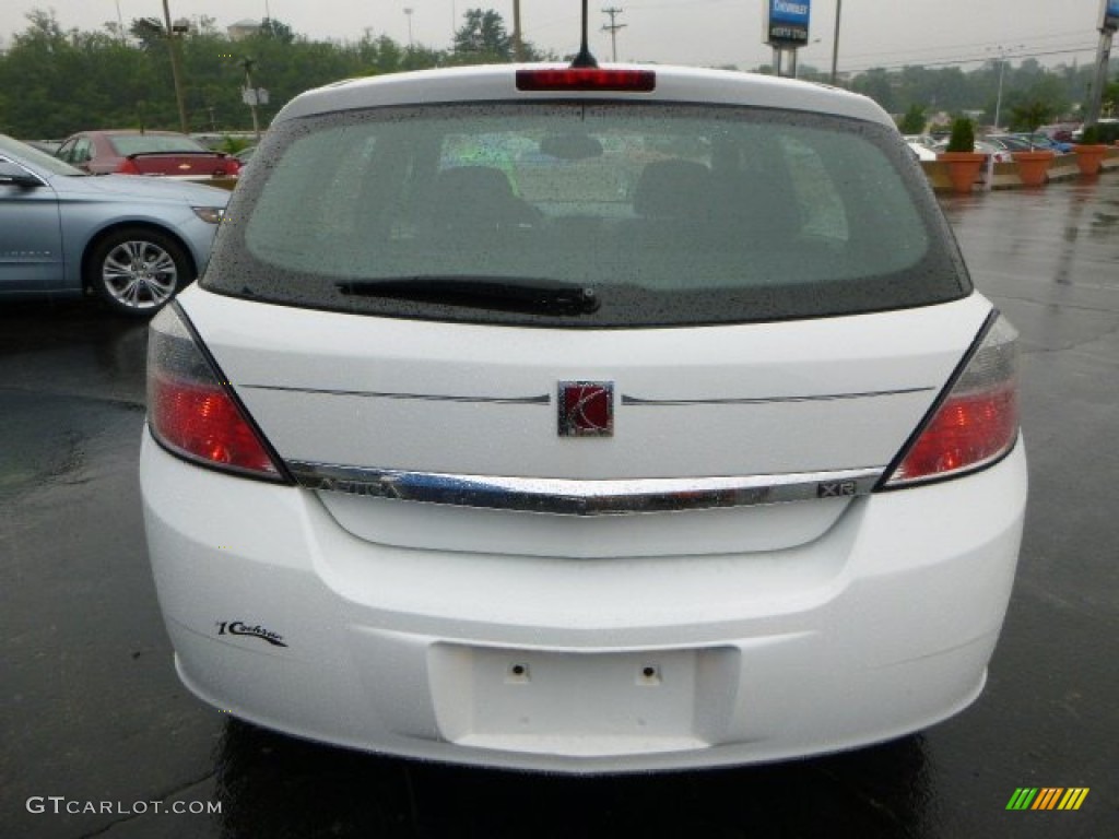 2008 Astra XR Sedan - Arctic White / Charcoal photo #4