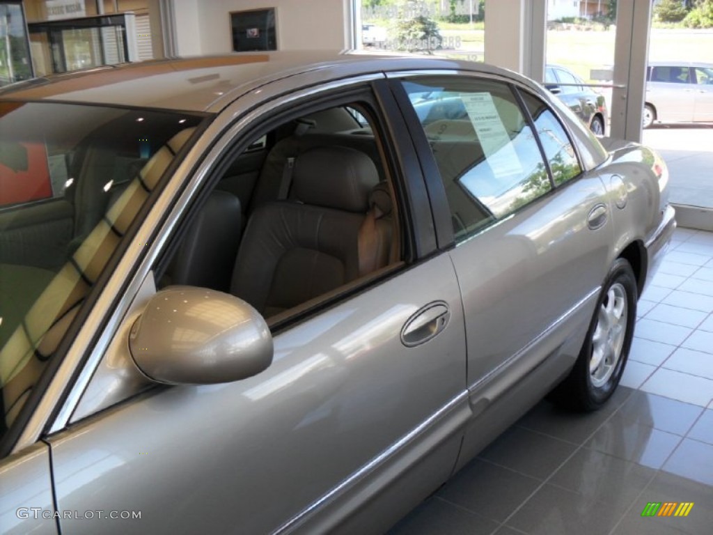 2001 Park Avenue  - Light Bronzemist Metallic / Taupe photo #8