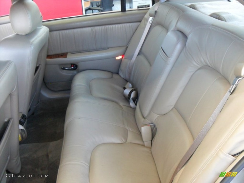 2001 Park Avenue  - Light Bronzemist Metallic / Taupe photo #17