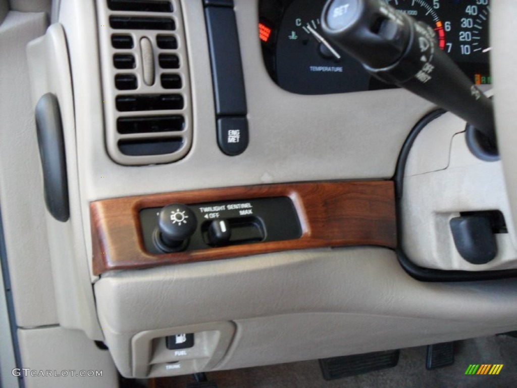 2001 Park Avenue  - Light Bronzemist Metallic / Taupe photo #24