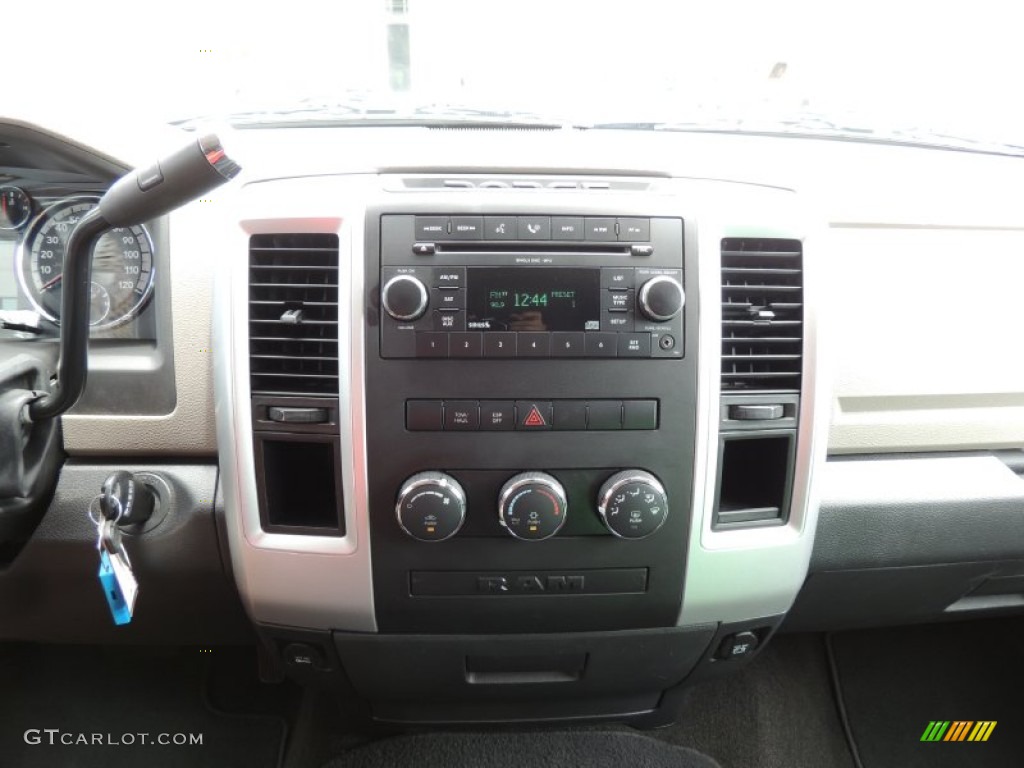 2009 Ram 1500 SLT Crew Cab - Brilliant Black Crystal Pearl / Dark Slate/Medium Graystone photo #17