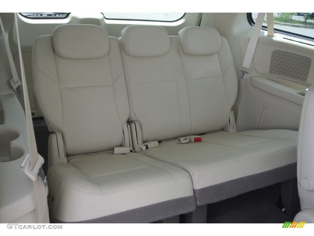 2010 Town & Country Limited - Stone White / Medium Pebble Beige/Cream photo #22
