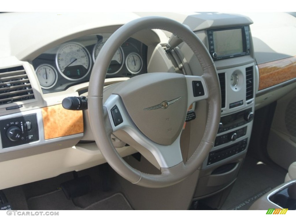 2010 Town & Country Limited - Stone White / Medium Pebble Beige/Cream photo #27