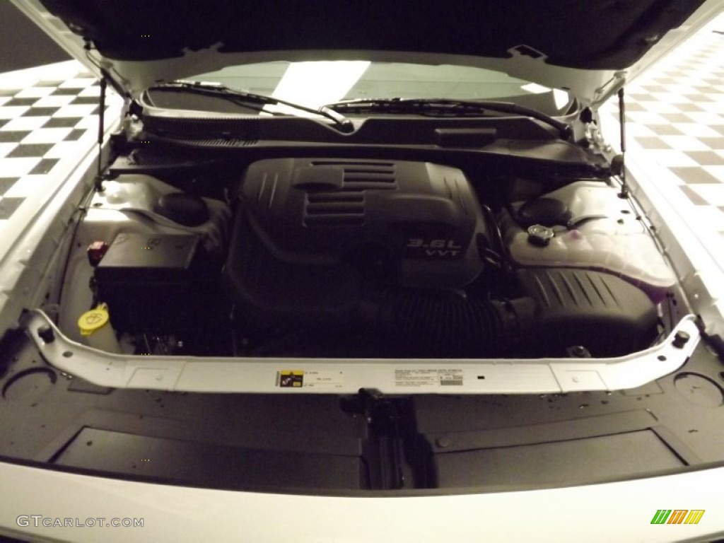 2013 Challenger SXT - Bright White / Dark Slate Gray photo #15