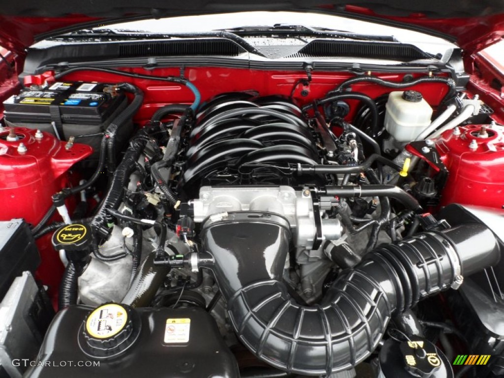 2006 Ford Mustang GT Premium Convertible Engine Photos