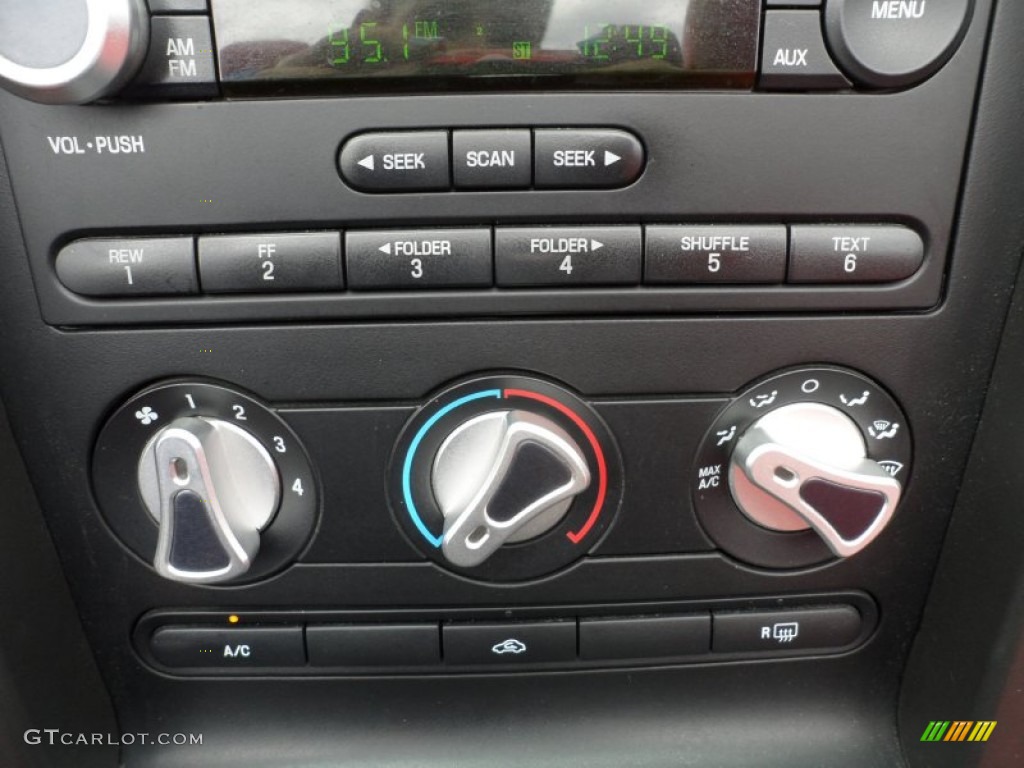 2006 Ford Mustang GT Premium Convertible Controls Photos