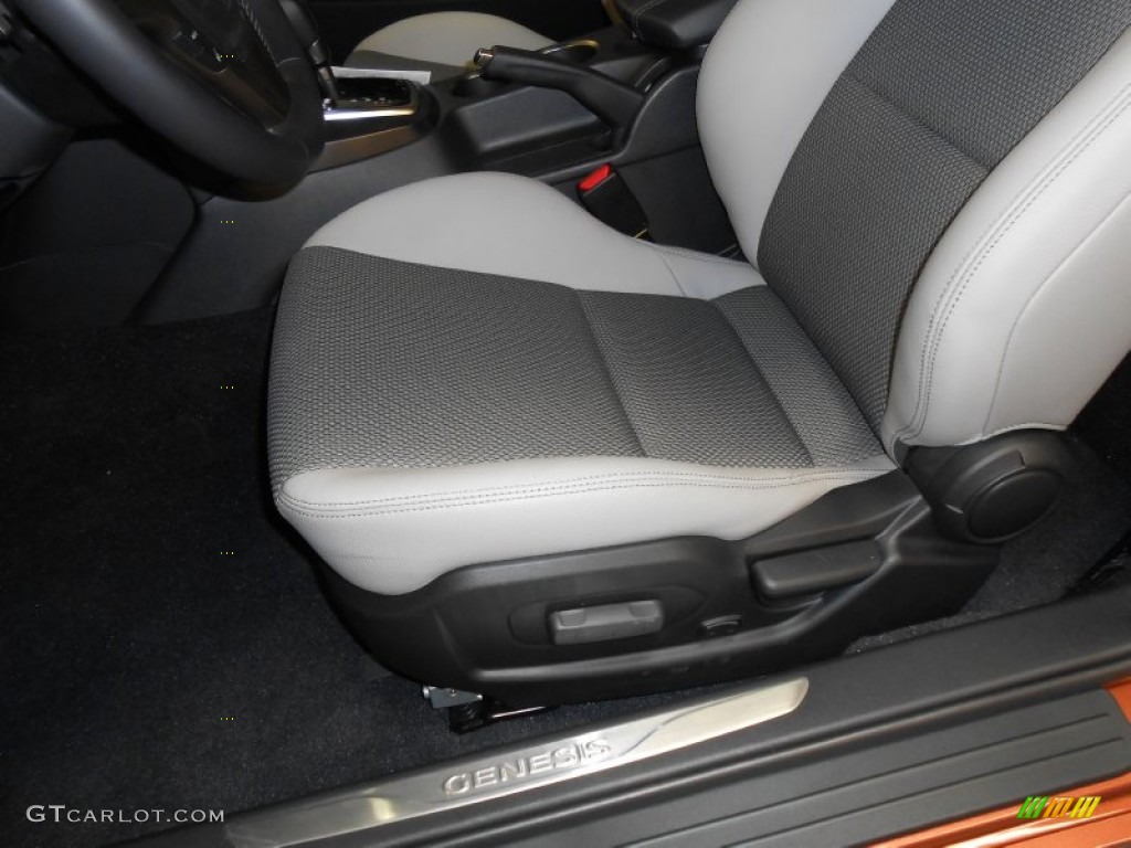 2013 Genesis Coupe 2.0T Premium - Catalunya Copper / Black Cloth photo #12