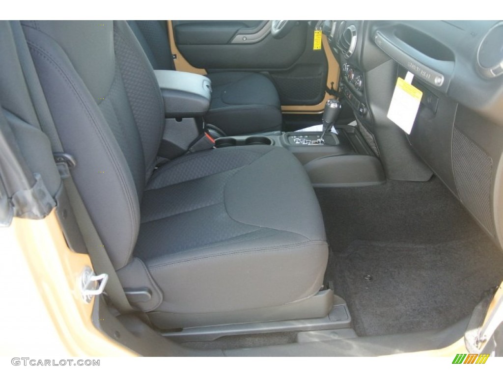 2013 Wrangler Sport 4x4 - Dune Beige / Black photo #16