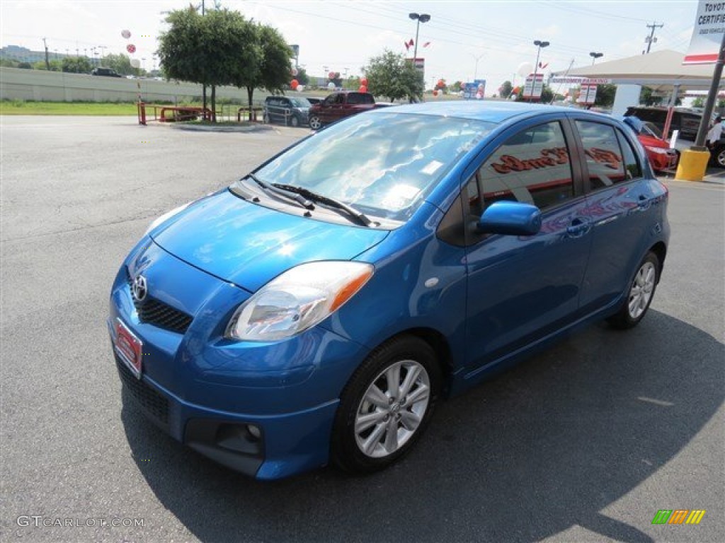 2009 Yaris 5 Door Liftback - Blazing Blue Pearl / Dark Charcoal photo #3