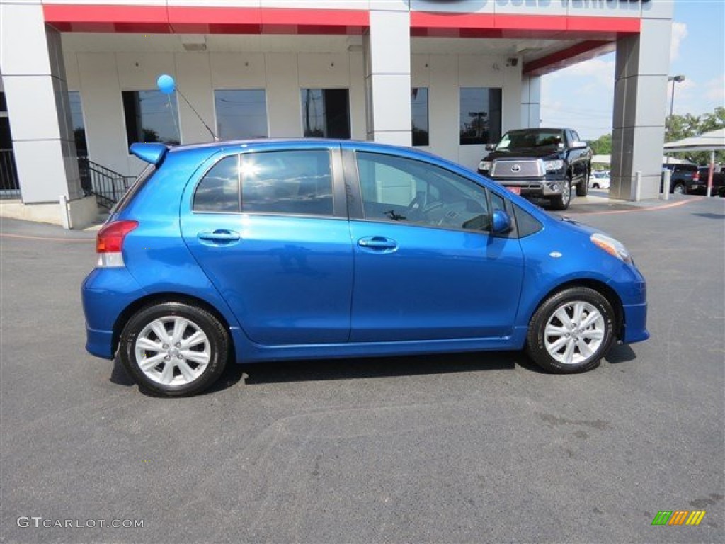 2009 Yaris 5 Door Liftback - Blazing Blue Pearl / Dark Charcoal photo #8