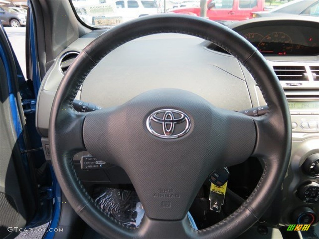 2009 Yaris 5 Door Liftback - Blazing Blue Pearl / Dark Charcoal photo #17