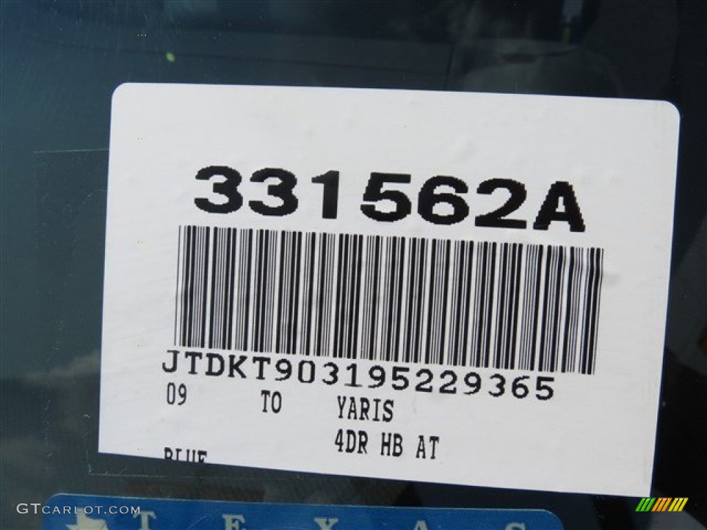 2009 Yaris 5 Door Liftback - Blazing Blue Pearl / Dark Charcoal photo #18