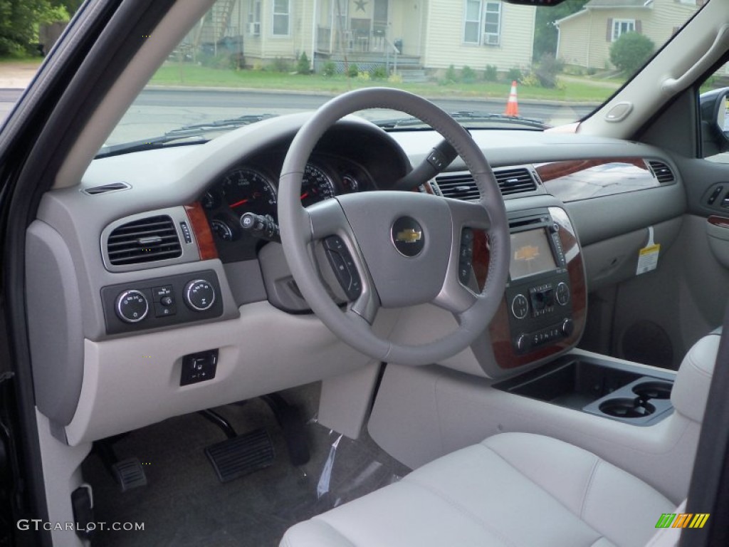 Ebony Interior 2013 Chevrolet Suburban 2500 LT 4x4 Photo #83195534