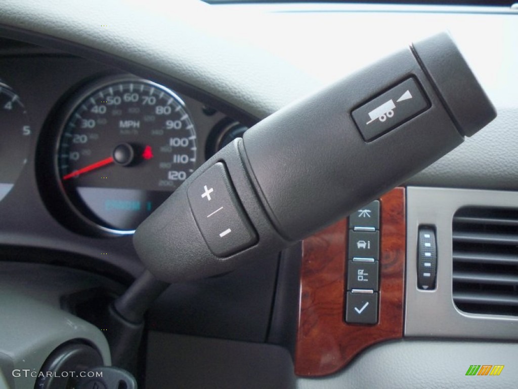 2013 Chevrolet Suburban 2500 LT 4x4 6 Speed Automatic Transmission Photo #83195760