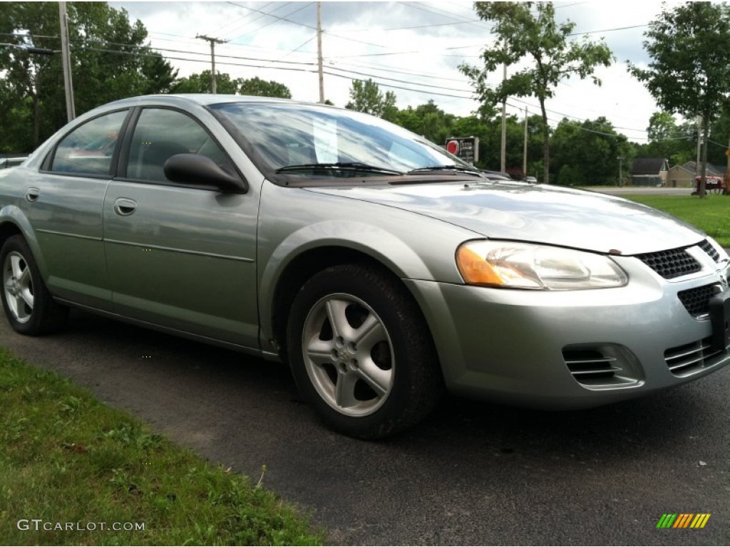 2004 Stratus SXT Sedan - Bright Silver Metallic / Dark Slate Gray photo #4