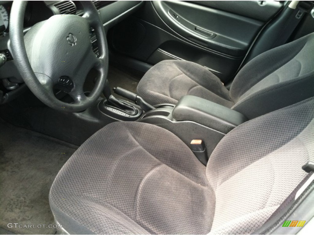 2004 Stratus SXT Sedan - Bright Silver Metallic / Dark Slate Gray photo #9