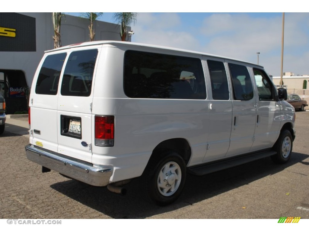 2007 E Series Van E150 Passenger - Oxford White / Medium Flint Grey photo #5