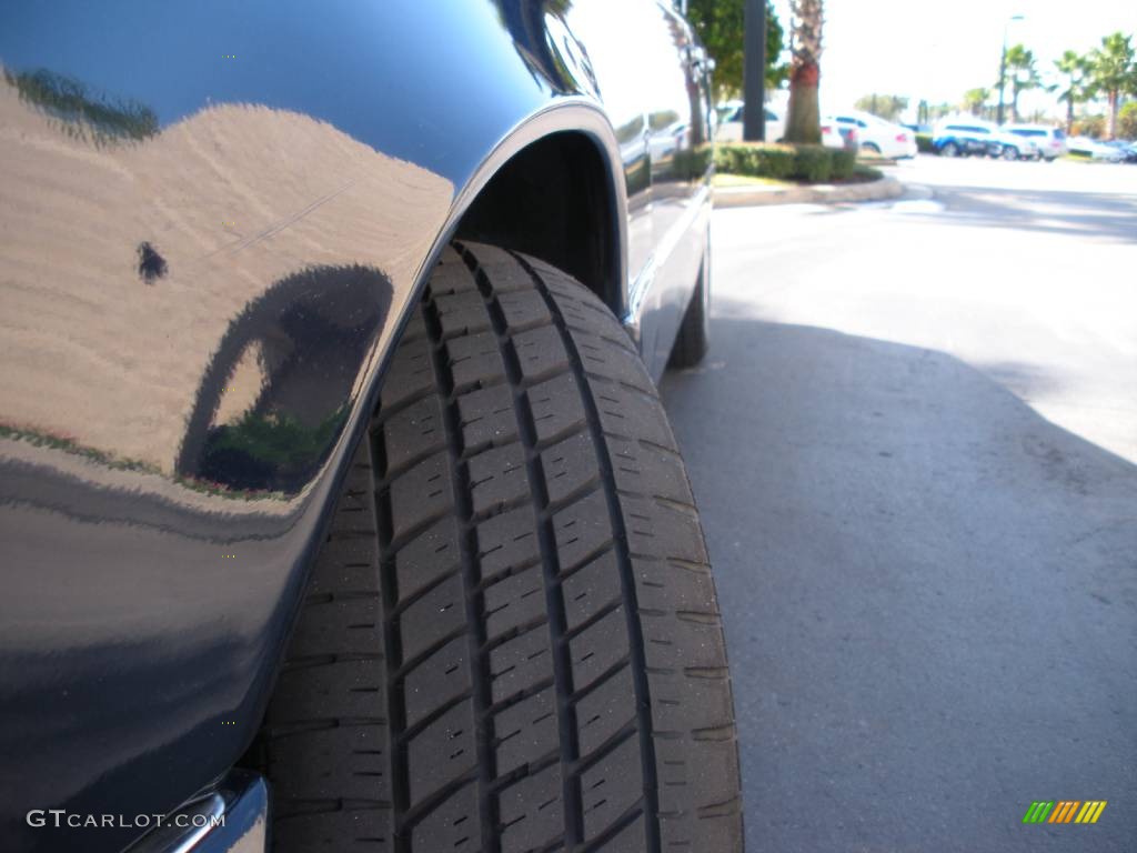 1994 E 320 Sedan - Midnight Blue / Parchment photo #10