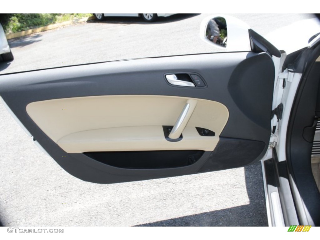 2009 Audi TT 2.0T quattro Coupe Door Panel Photos