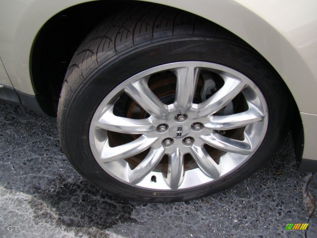 2010 Lincoln MKT FWD Wheel Photo #83203190