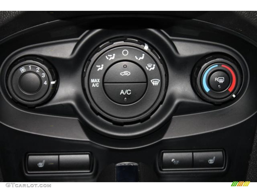 2011 Ford Fiesta SEL Sedan Controls Photos