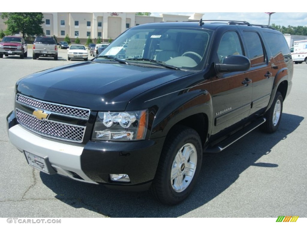 2013 Suburban LT 4x4 - Black / Light Titanium/Dark Titanium photo #2