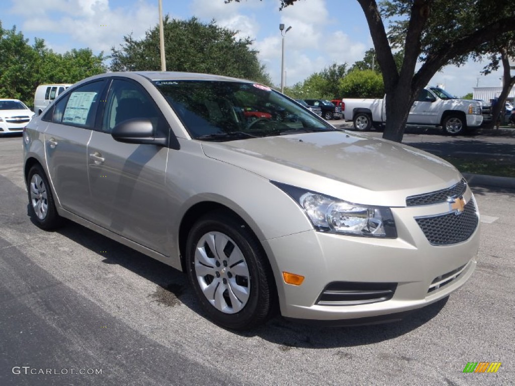 Champagne Silver Metallic 2014 Chevrolet Cruze LS Exterior Photo #83210978