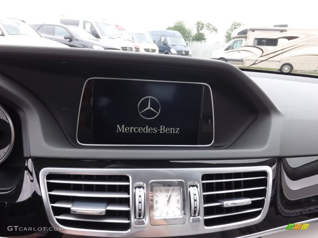 2014 Mercedes-Benz E 400 Hybrid Sedan Controls Photos
