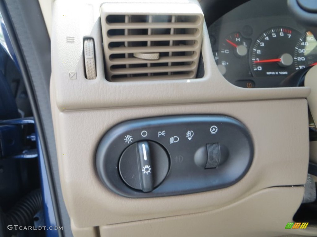2005 Ford Explorer Eddie Bauer Controls Photos