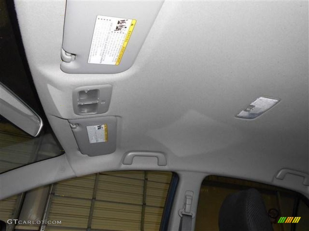 2010 Yaris Sedan - Pacific Blue Metallic / Dark Charcoal photo #15