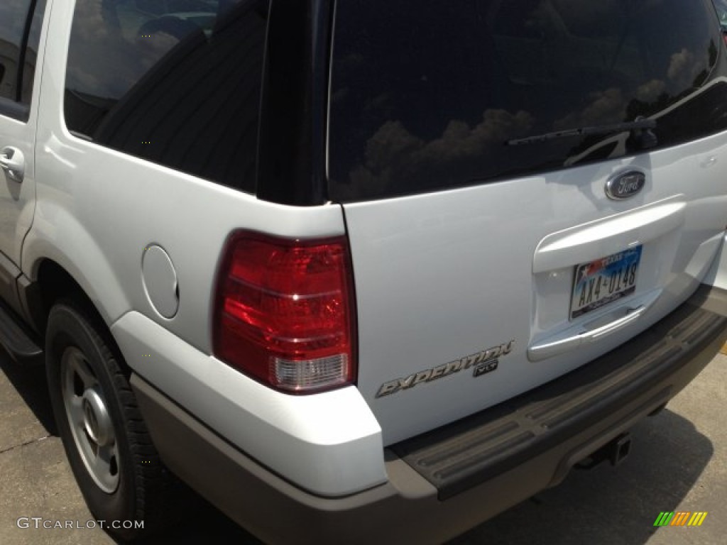 2003 Expedition XLT - Oxford White / Flint Grey photo #5