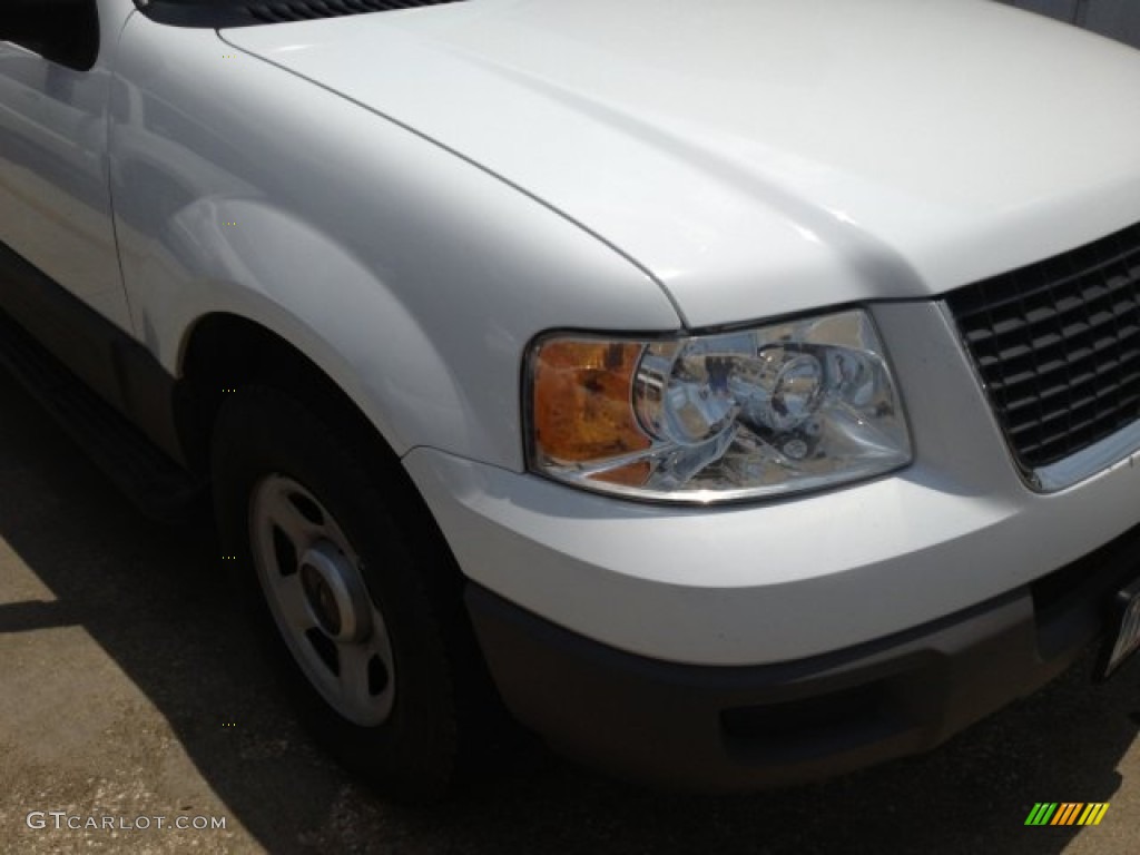 2003 Expedition XLT - Oxford White / Flint Grey photo #9