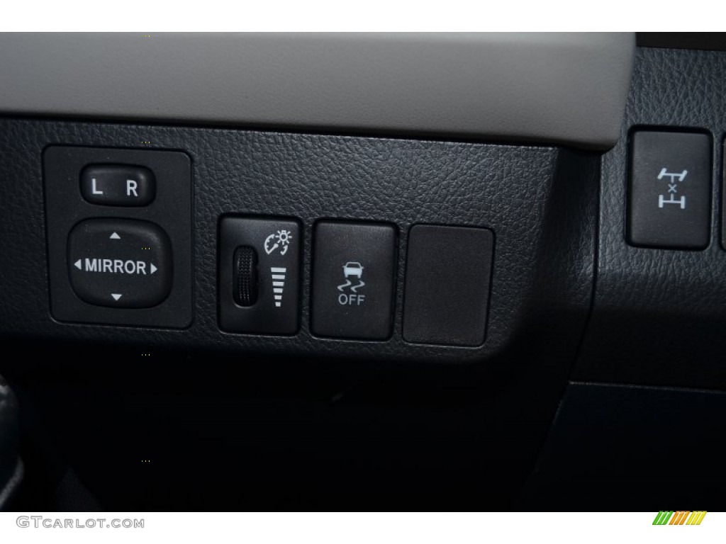 2013 RAV4 LE AWD - Spruce Green Mica / Ash photo #17