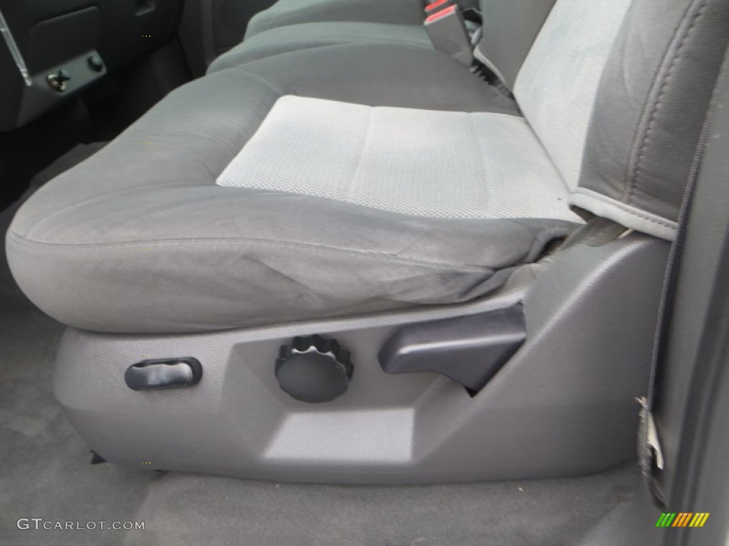 2003 Expedition XLT - Oxford White / Flint Grey photo #30