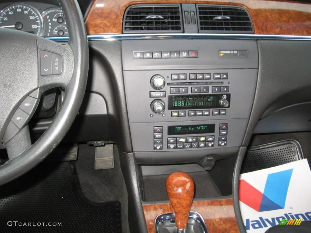 2005 Buick LaCrosse CXS Controls Photo #83218355